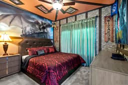 5BR lake view home w/ pool & resort perks - Image 5