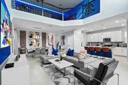 Family home w/ hot tub & pool - Image 4