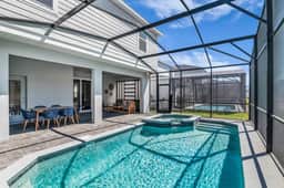 Family retreat w/ pool & arcade room - Image 5
