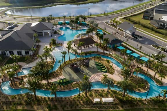Storey Lake escape w/ pool & game room - Imagen 1