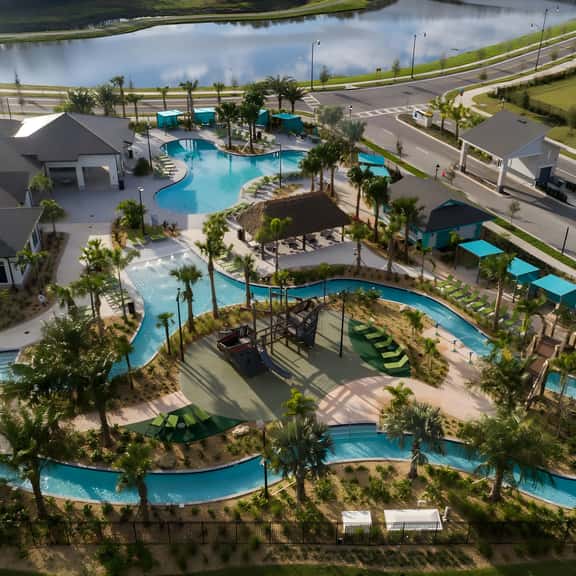 Storey Lake escape w/ pool & game room - Imagen 1