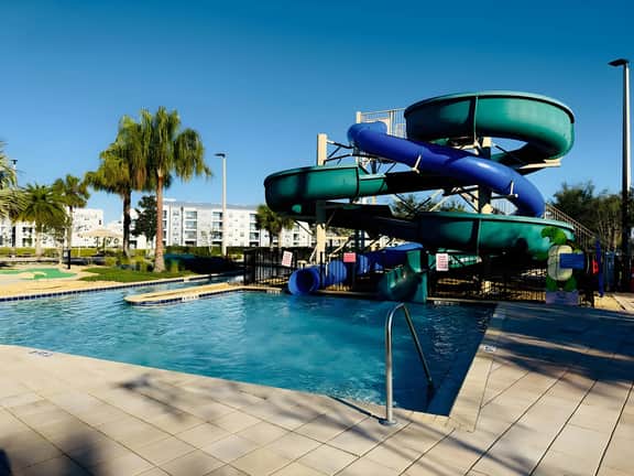 6BR Disney retreat - pool, arcade & themed rooms - Image 5