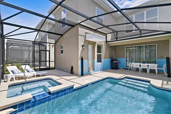 Family escape w/ private pool & hot tub - Image 2